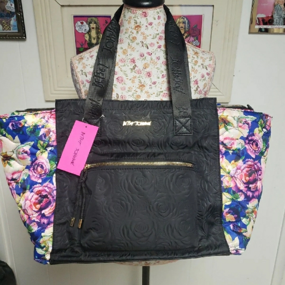 NWT Betsey Johnson weekender bag